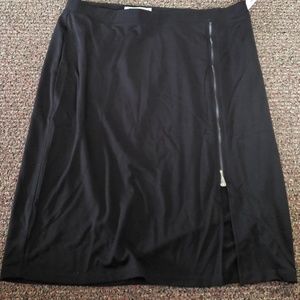 Black pencil skirt zip slit